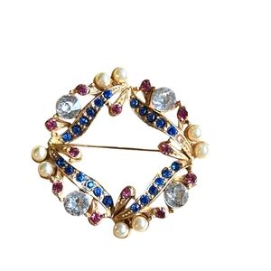Vintage Wreath Brooch Rhinstones Faux Pearls Goldtone 2" Across Collectible